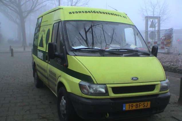 bedrijfsbus a van spelde hoveniers uit Udenhout, bomen zagen in Oisterwijk kosten kappen bomen
